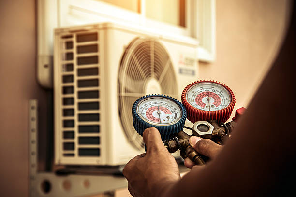 Professional Hvac technician working in Wendell, ID